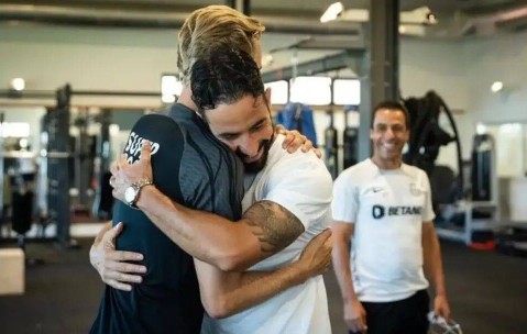 阿莫林8000万爱将明夏必转会，曼联或考虑引进！中场引援目标不只巴莱巴