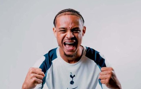 截胡切尔西！热刺官宣签下哈维-西蒙斯 转会费6000万欧