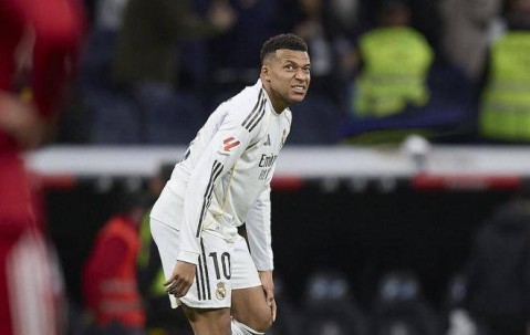 伤缺3周！曝姆巴佩瞒伤踢满3场+只为破C罗纪录 球迷怒喷：私心重