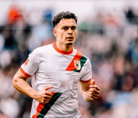 德甲：法兰克福状态一般，奥格斯堡表现跳跃