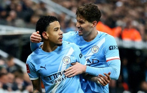 足总杯曼城3-1纽卡，轮换阵容逆转取胜进八强，魔鬼赛程迎考验