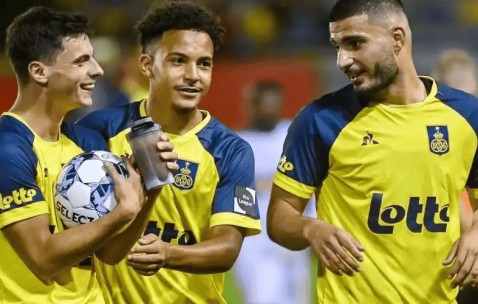 欧冠强弱对话：拜仁主场围剿，圣吉联合死守破咒