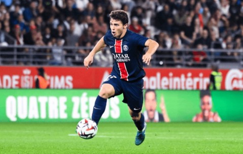 困于铁桶阵！内维斯直言巴黎死穴，决战拜仁前遇攻防难题