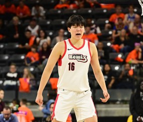 杨瀚森背靠背再战快船 30分钟砍16+13+2混音连败