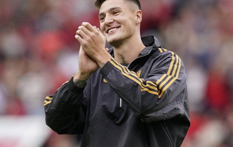 英媒预测曼联战阿森纳首发：三大锋线新援齐发 B费坐镇中场