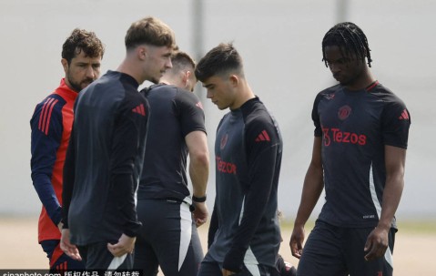 贝克汉姆罕见发飙！怒斥曼联球员：你们不配穿红魔战袍！