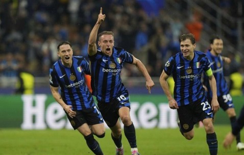 纽卡斯尔联队重磅：报价国米中场悍将，曾在欧冠绝杀巴萨！