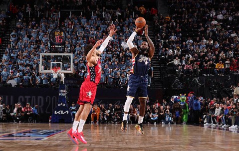 詹姆斯8分杜兰特5分3断 福克斯绝杀条纹队胜星辰队