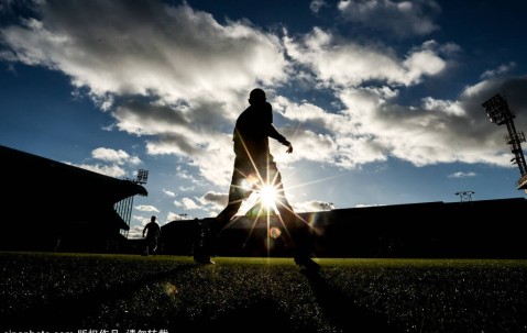 约书亚·齐尔克泽明确向鲁本·阿莫林表达曼联转会的感受，回应“迷失的灵魂”说法