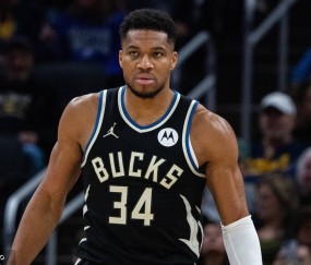 名记：如若雄鹿延续颓势 字母哥和球队谈判将会升级