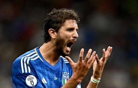 放弃意大利籍！鲁能豪掷6000万提前归化意甲前腰，20号战袍闪耀登场