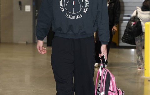 杨瀚森NBA生涯第14场2分之战 也是第7场2分1板